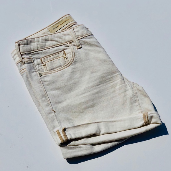 Pilcro & Letter Cream Jean Fit/Stet Shorts size 27 - Picture 4 of 9